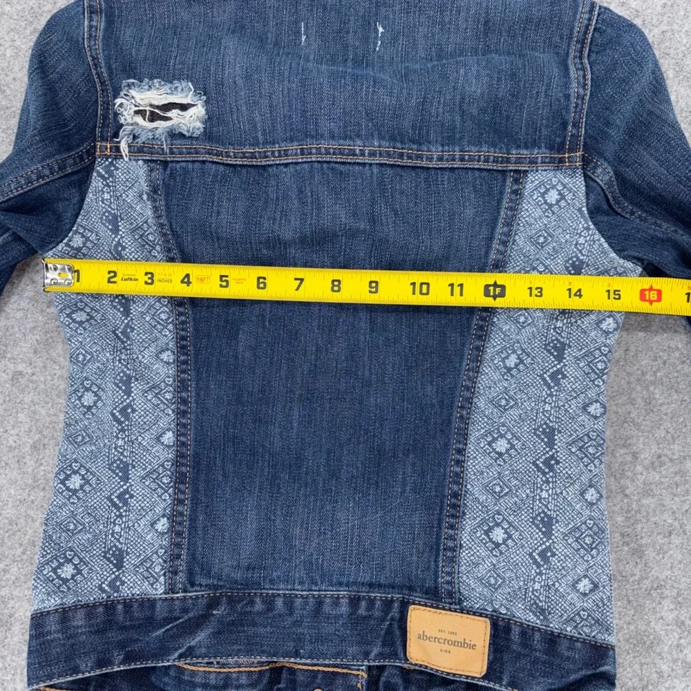 Abercrombie Kids Distressed Denim Jacket Blue Geometric Pattern XL 16 Trucker